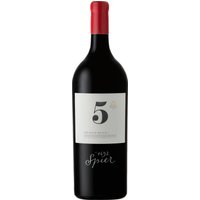 In sattem Rubinrot präsentiert sich dieser elegante Rotwein