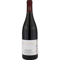 Aus der Lage Mittelheimer Edelmann im Rheingau entsteht dieser charaktervolle Spätburgunder des Weinguts August Eser. Seine Aromen erinnern an dunkle Beeren wie schwarze Johannisbeeren und Brombeeren