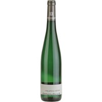 Aus den Steillagen des Moseltals präsentiert das Weingut Clemens Busch seinen "Clemens Busch Riesling Vom grauen Schiefer". Der Jahrgang 2023 offenbart eine kühle