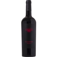 Der Guerrieri Guerriero Nero Rosso aus dem Jahr 2022 präsentiert sich intensiv rubinrot im Glas. Mit einer anhaltenden und eleganten Struktur begeistert der Rotwein und enthüllt bei jedem Schluck komplexe Aromen. In der Nase dominieren klare Noten von Veilchen