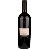 Piano del Cerro Aglianico del Vulture von Vigneti del Vulture präsentiert sich in tiefem Schwarz mit rötlichen Reflexen. In der Nase dominieren vollwürzige Aromen von Tabak und Leder