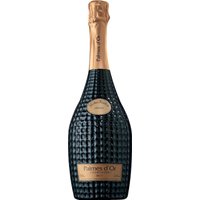 Palmes d’Or sind beliebte Auszeichnungen für Filmschaffende. Und ähnlich begehrt wie die goldenen Preise sind die besonderen Flaschen des Palmes d’Or mittlerweile. Die Cuvée stammt fast ausschließlich aus Grand Cru Lagen und wird acht Jahre auf der Hefe gelagert. Das Mousseux am Gaumen ist unglaublich fein