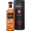 Die Old Bushmills Distillery präsentiert mit dem Bushmills Causeway Collection 10 YO Barolo Cask 51 ein wahres Geschmackswunder. Die perfekte Symbiose aus irischem Whiskey und italienischen Barolo-Fässern ergibt ein intensives Aroma von Honig