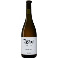 Der Teliani Valley Kakhuri No. 8 Weiß 2022 aus Georgien überzeugt durch seine komplexen Aromen. Bernsteinfarben im Glas