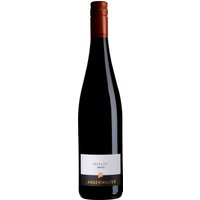 Der Langenwalter Merlot aus dem Jahr 2021 besticht mit einer dichten