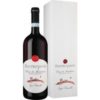 Das Weingut Mastrojanni liegt in der malerischen Landschaft von Montalcino in der südlichen Toskana. Seit 1975 produziert es hochwertige Weine aus der Sangiovese-Traube. Der Rosso ist eine Art "kleiner Bruder" des berühmten Brunello. Er wird reinsortig aus 100 % Sangiovese hergestellt und reift 12 Monate in Eichenfässern. Das Ergebnis ist ein Wein mit einem fruchtig-würzigen Aroma
