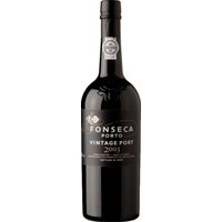 Der Fonseca Vintage Port 2003 ist ein stolzer Vertreter der berühmten Portweine von Fonseca Guimaraens. Mit seiner intensiven violett-schwarzen Farbe und dem edlen Ziegelrot am Rand fällt er sofort ins Auge. In der Nase entfaltet sich eine opulente Fruchtfülle von schwarzen Johannisbeeren