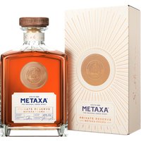 In jeder Flasche des Metaxa Private Reserve Brandy verschmelzen edle Aromen zu einem Erlebnis der Sinne. Diese Spirituose aus Griechenland präsentiert sich mit einem vielschichtigen Charakter