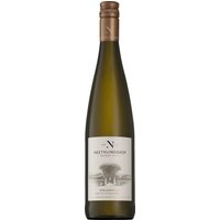 Der Neethlingshof Gewürztraminer verzaubert den Weißweinfan schon mit seinem hellen Zitronengelb im Glas und mit seinem wundervollen Duft