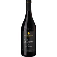 In diesem Rosso treffen die Piemonteser Rebsorten Barbera und Nebbiolo aufeinander. Aber den Löwenanteil in der Cuvée hat die Barbera – und das spürt man! Der Wein aus alten Reben