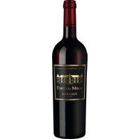 Schwarze Johannisbeere und Lakritz. Die volle Frucht des Merlots und die kraftvolle Würze des Cabernet Sauvignons vereint in einem samtig-harmonischen Rotwein. So einfach