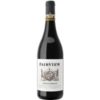 Ein dunkler Rotton prägt den Fairview Petite Sirah 2021 aus dem Western Cape. Vielschichtige Aromen von Pflaumen