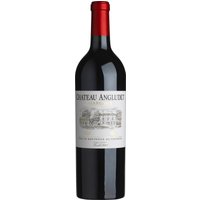 Aus dem Anbaugebiet Bordeaux stammt der charaktervolle Château Angludet Margaux AOP des Jahrgangs 2014. Der Rotwein des Château d'Angludet präsentiert in der Nase lebendige Aromen von roten Beeren