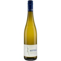Der Ritter Chardonnay aus dem Jahrgang 2023 vom Weingut Ritter überzeugt mit frischen Anklängen von reifem Apfel und einer feinen Brioche-Note im Bouquet. Im Geschmack entfalten sich intensive Aromen von Limette und eine nussige Nuance