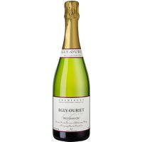 Wohl kaum jemand kennt sich mit den Rebsorten und Trauben der Champagne so gut aus wie Francis Egly. Besonderen Fokus legt er auf Pinot Noir