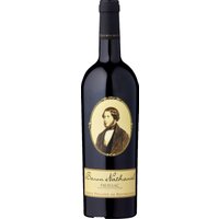 Baron Nathaniel Pauillac zeigt das Talent von Baron Philippe de Rothschild Chile mit einem prägnanten Pauillac AOP. Der Jahrgang 2017 offenbart ein gut entfaltetes Bouquet mit fruchtig-würzigen Aromen von roten Johannisbeeren. Am Gaumen beeindruckt der Wein mit einem kraftvollen Charakter