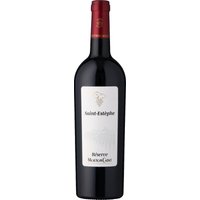Der Mouton Cadet Saint-Estèphe Réserve 2019 von Baron Philippe de Rothschild ist ein klassischer Rotwein aus dem Bordeaux mit der Appellation Saint-Estèphe AOP. Baron Philippe de Rothschild hat mit dieser Cuvée einen Wein geschaffen