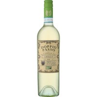 Der Doppio Passo Grillo Bio Jahrgang 2023 von Botter Carlo beeindruckt mit seinen vielseitigen Aromen. In der Nase entfalten sich Noten von Aprikose