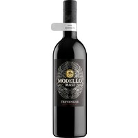Kraft und Eleganz verbinden sich in diesem Rotwein von Masi Agricola aus der Region Trentino. Der Masi Modello Rosso 2022 entfaltet feine Aromen reifer roter Beeren
