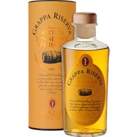 Die Distilleria Sibona aus dem Piemont ist für die Herstellung von charaktervollem Grappa bekannt. Der Sibona Grappa Riserva Botti da Tennessee Whiskey ist ein beeindruckendes Beispiel. Dieser Grappa fasziniert mit einer intensiven Bernsteinfarbe und einem reichen Bouquet