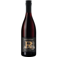 Schon im Glas erfreut die tiefrote Farbe mit violetten Reflexen. Der Duft dieses südaustralische Meisterwerkes des familiengeführten Weingutes Byrne ist üppig und schwelgerisch