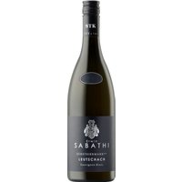 Mit seinem Sauvignon Blanc Leutschach präsentiert Bio-Winzer Hannes Sabathi einen vorzüglichen Terroir-Weißwein aus der Südsteiermark. Die Reben wurzeln an den Steilhängen des Pössnitzbergs und entziehen dem Untergrund kraftvolle Mineralität. An der Nase intensive Beerenaromen und Kräuter. Lebhafte Frische am Gaumen