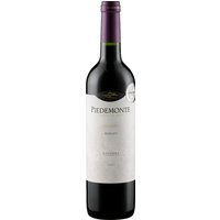 Die Bodegas Piedemonte aus der Region Navarra präsentiert den Piedemonte Merlot Crianza 2021