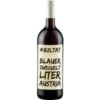 Feine Akzente von Sauerkirschen und dunklen Waldbeeren prägen das Bukett dieses Blauen Zweigelt aus dem Weinviertel. Würzige Nuancen begleiten die fruchtige Aromatik und verleihen dem Wein eine angenehme Finesse. Seine Struktur zeigt sich harmonisch