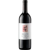 Der Rotwein aus Somontano vereint Tempranillo und Cabernet Sauvignon zu einer harmonischen Komposition. Duftige Noten roter Früchte verbinden sich mit feinen Gewürznuancen und einem Hauch von Rauch. Aromen von Kaffee und Schokolade sowie dezente Röstaromen ergänzen die Tiefe