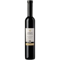 Rote Reflexe und ein herrlicher Glanz zeichnen die Achkarrer Schlossberg Spätburgunder Auslese 2023 aus. Die Aromen feiner Kirschen in der Nase harmonieren wunderbar mit den intensiven Noten von Brombeer- und Johannisbeergelee am Gaumen. Dazu gesellen sich frische Zitrusnoten