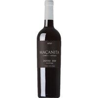 Der Maçanita Tinto 2021 aus dem Douro-Tal verführt mit einem tiefen Violett im Glas. In der Nase betören reife Früchte