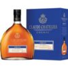 Südöstlich der Ortschaft Cognac liegt das Anbaugebiet Grand Champagne. Hier wurde im Jahr 2000 die Marke Claude Chatelier von dem französischen Familienunternehmen Ferrand ins Leben gerufen. Seitdem hat sie einige hervorragende Cognacs herausgebracht. Dieser VSOP reift nach der Destillation für mindestens vier Jahre in Fässern aus französischer Eiche. Er begeistert mit herkunftstypischen Aromen nach Orange