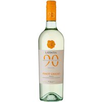 Der Novantaceppi Pinot Grigio aus dem Friaul DOC zeigt sich in strahlender Frische. Die Latentia Winery SPA füllt in ihm die Essenz eines klassischen Pinot Grigio. Aromen von Birne und exotischen Früchten verzaubern die Nase