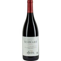 Südafrikas renommierter Weinerzeuger Spier Wines sorgt seit seiner Gründung 1692 für ausgezeichnete Weine. Der Spier Seaward Pinotage 2021 stammt aus der Coastal Region und verbindet klassische Fruchtaromen von Schwarzkirsche und Maulbeere mit rauchigen Noten und Vanille. Eine kräftige