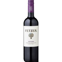 Der Fetzer Valley Oaks Zinfandel 2021 aus dem Mendocino County in Kalifornien verführt mit eleganten Aromen von roten Beerenfrüchten wie Himbeere