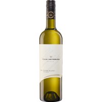 Die Villa Heynburg Cuvée Blanc Trocken 2023 bringt internationalen Flair ins Glas. Das helle Strohgelb mit grünlichen Reflexen ist der erste Hinweis auf seinen modernen Stil. Das intensive