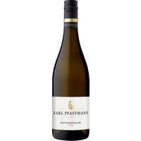 Mit diesem Sauvignon Blanc präsentiert das Weingut Karl Pfaffmann einen Klassiker auf Pfälzisch: Im Bouquet treffen frisch gemähtes Gras und Paprika auf Limette