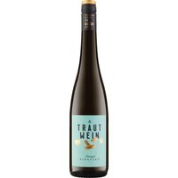 Der J.Trautwein Floral Riesling besticht durch sein klassisch elegantes Erscheinungsbild. Dieser trockene Riesling aus Rheinhessen zeigt ein fein strukturiertes Zitrus-Bouquet. Am Gaumen offenbart er eine dezente Mineralik
