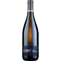 Der Weißburgunder Löss 2023 aus dem Weingut Klumpp besticht durch seine lebendige und erfrischende Art. Mit den Aromen von Yuzu