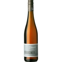 Das zarte Lachsrosé des Däuwel Spätburgunder Rosé zieht die Blicke auf sich
