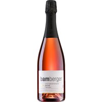 Mit seiner bezaubernden Farbe lockt der Bamberger Tradition Rosé Sekt sofort ins Glas. Der Jahrgang 2021 vom Wein- und Sektgut Bamberger überzeugt mit blumigen und fruchtigen Aromen. Rote Beeren und dezente florale Noten prägen das Bouquet dieses Sekts. In der Nahe-Region gewachsen