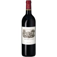 Als Zweitwein von Château Lafite Rothschild zeigt der Carruades de Lafite 2022 eine einzigartige Balance aus Struktur und Eleganz. Diese Cuvée besteht aus 53% Cabernet Sauvignon