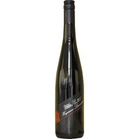 Der Heymann Löwenstein Uhlen Roth Lay Riesling GG aus dem Jahrgang 2021 entfaltet im Bouquet saftige Aromen von süßen Melonen und frisch geschältem gelbem Pfirsich. Am Gaumen zeigt sich der Wein mit Noten reifer Tropenfrüchte und einer zarten Cremigkeit. Dieser Wein aus der Mosel