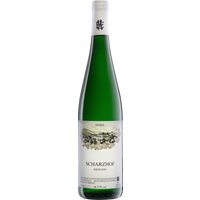 Der 2022 Scharzhof Riesling vom Weingut Egon Müller beeindruckt mit seiner Finesse und Eleganz. Die Aromen des Weines sind geprägt von Pfirsich
