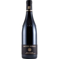 Der 2021er Meyer-Näkel Kräuterberg Spätburgunder GG ist ein besonderes Erlebnis für die Sinne. In der Nase vereinen sich Aromen von kühlem Holzkohlenrauch und eingelegten Kirschen
