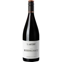 Der St. Antony Roter Bodenschatz aus dem Jahrgang 2022 präsentiert sich als eleganter Rotwein aus dem Weingut St. Antony in Rheinhessen. Mit seiner klaren und feinsaftigen Struktur besticht er durch eine wundervolle Harmonie. Bereits in der Nase sind deutliche Noten von Blutorange und eine feine Würzigkeit wahrnehmbar