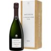 Der Champagne Bollinger La Grande Année Rosé 2014 bringt durch seinen eleganten und strukturierten Charakter die Essenz der Champagne ins Glas. Dieser Schaumwein offenbart ein beeindruckendes Aromenspiel von Zitrusfrüchten