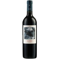Der Le Dix de Los Vascos Cabernet Sauvignon 2021 aus dem Valle de Colchagua verkörpert das Beste des Jahrgangs. Intensive Fruchtaromen von schwarzen Kirschen und Himbeeren verschmelzen harmonisch mit Noten von Kakao und Graphit. Am Gaumen zeigt der Rotwein eine bemerkenswerte Intensität