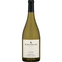 In den nordwestlichen Ausläufern des Napa Valley gedeiht der Black Stallion Limited Release Chardonnay 2020 und reflektiert das Geschick der Delicato Family Vineyards. Dieser kalifornische Weißwein betört mit Aromen von gelber Birne