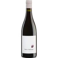 Im Blaufränkisch Ried Jungenberg aus dem Jahr 2018 spiegelt sich das Terroir des Mittelburgenlands wider. Feine Aromen von dunklen Beeren und dezente Gewürznoten prägen das Bouquet und sorgen für eine bemerkenswerte Komplexität. Die ausgewogene Säurestruktur verleiht dem Wein eine erfrischende Lebendigkeit. Markus Altenburger